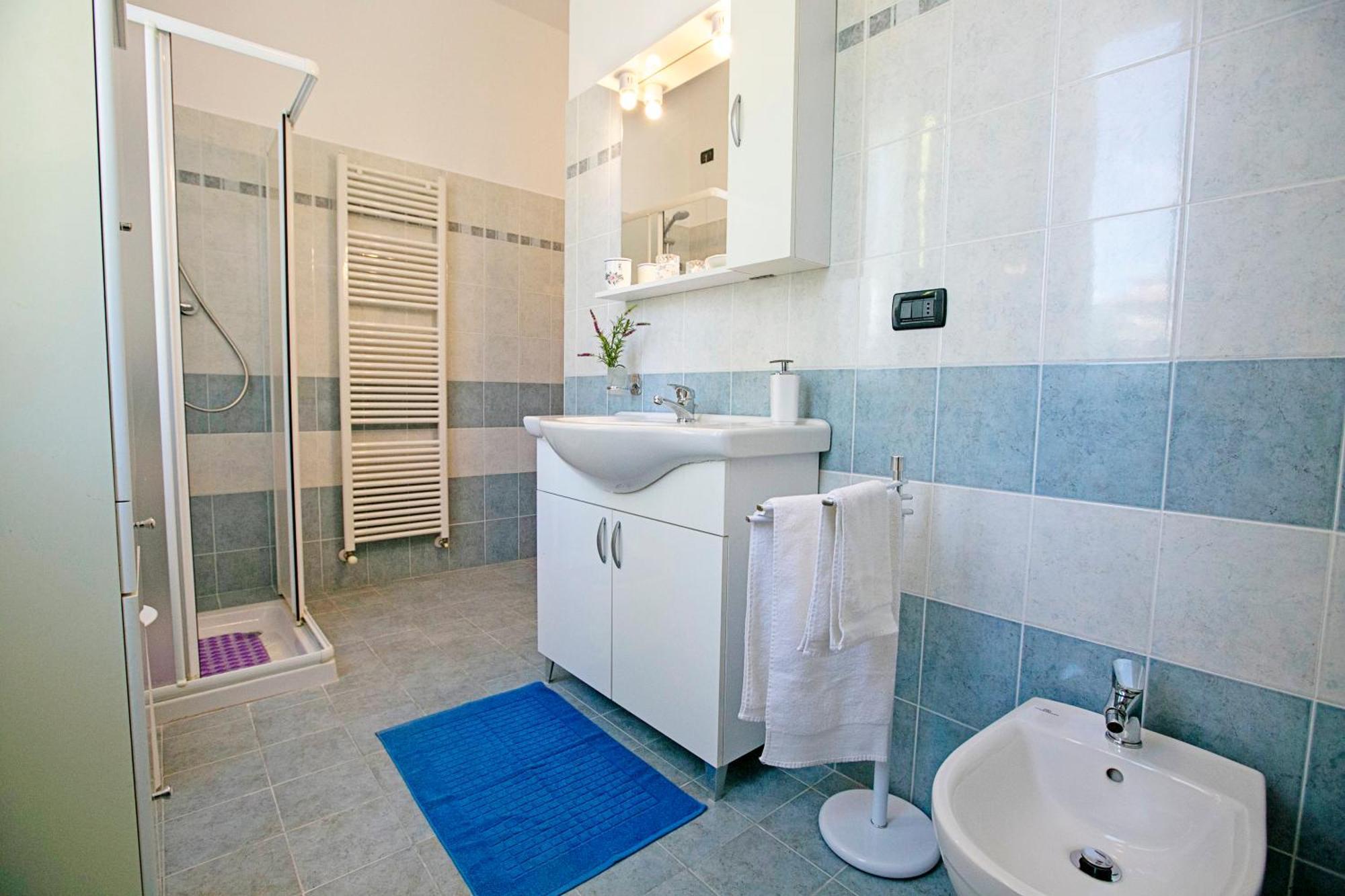 Villa Mimosa - Appartamento 1 - Happy Rentals เดเซนซาโนเดลการ์ดา ภายนอก รูปภาพ